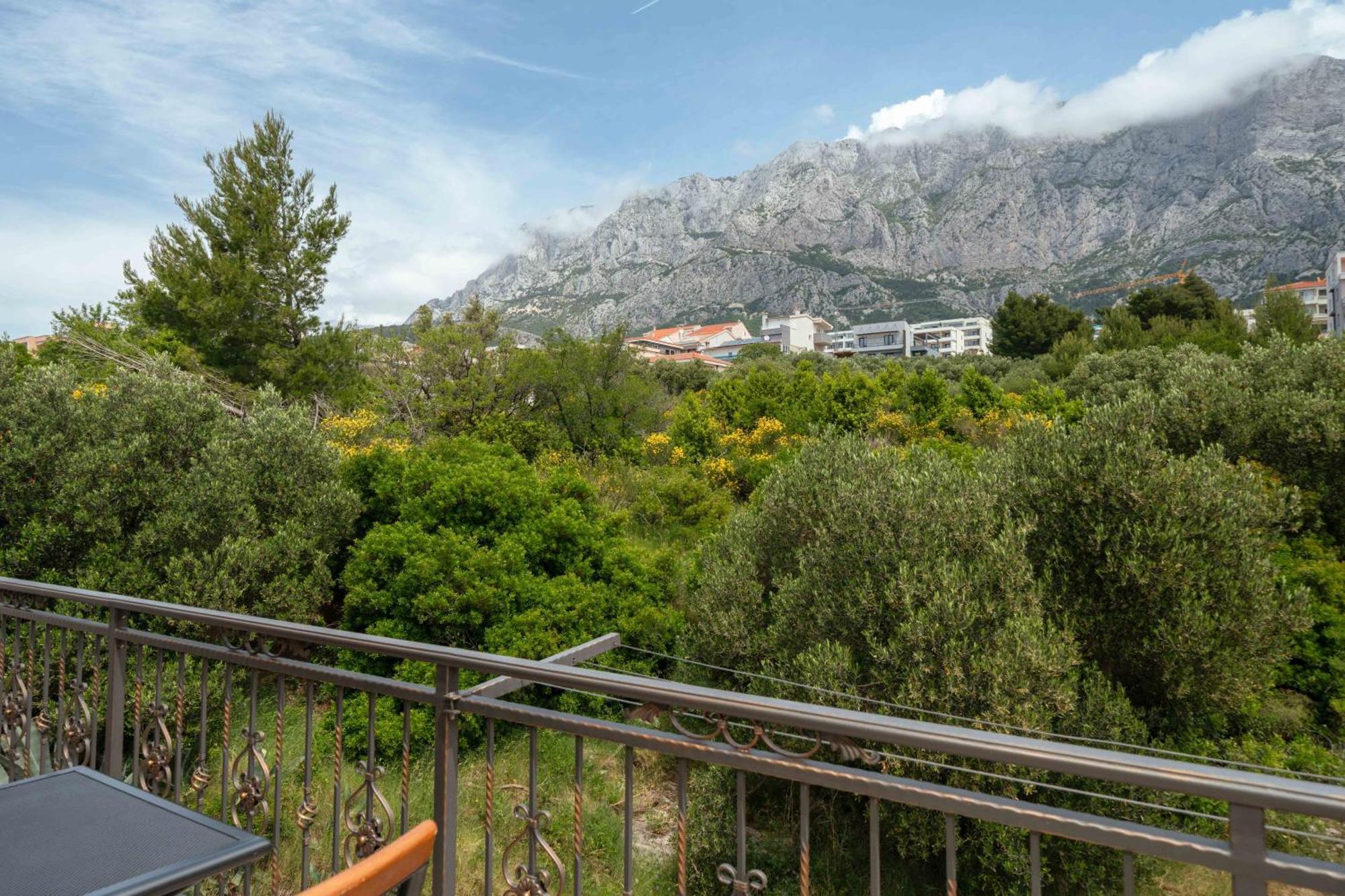 Ela * Makarska